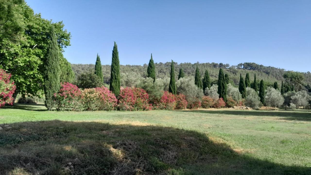 Bastide De Gueissard Bed & Breakfast แซ็งต์-ซีร์-ซูร์-แมร์ ภายนอก รูปภาพ