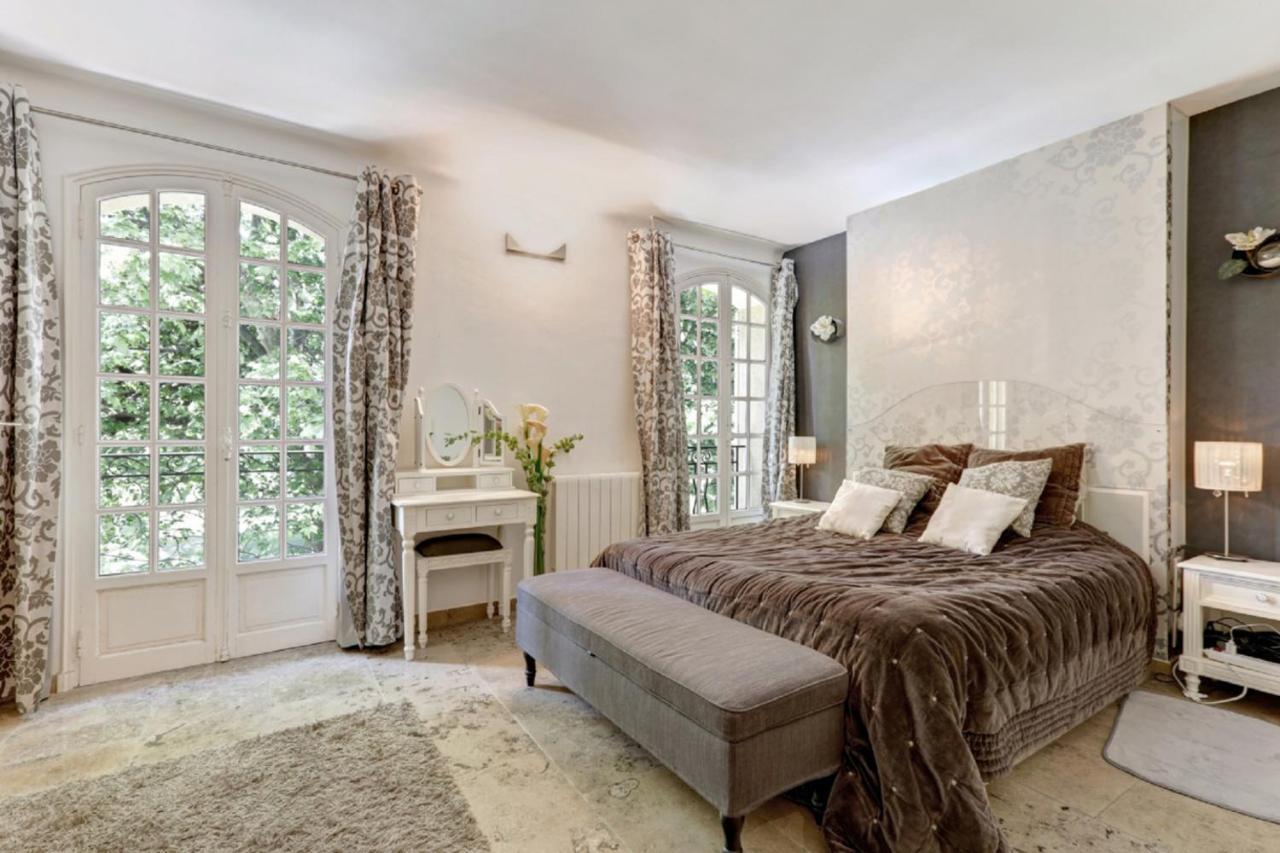 Bastide De Gueissard Bed & Breakfast แซ็งต์-ซีร์-ซูร์-แมร์ ภายนอก รูปภาพ