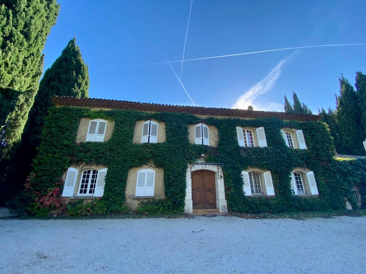 Bastide De Gueissard Bed & Breakfast แซ็งต์-ซีร์-ซูร์-แมร์ ภายนอก รูปภาพ