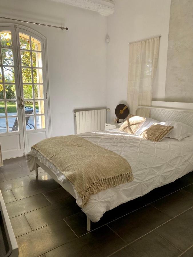 Bastide De Gueissard Bed & Breakfast แซ็งต์-ซีร์-ซูร์-แมร์ ภายนอก รูปภาพ